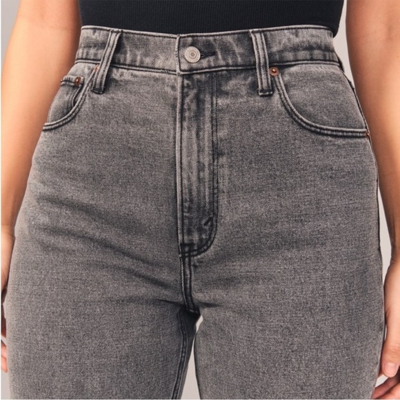 NWT Abercrombie & Fitch Curve Love Ultra High Rise Ankle Straight Jean. Size 26 - Picture 4 of 10